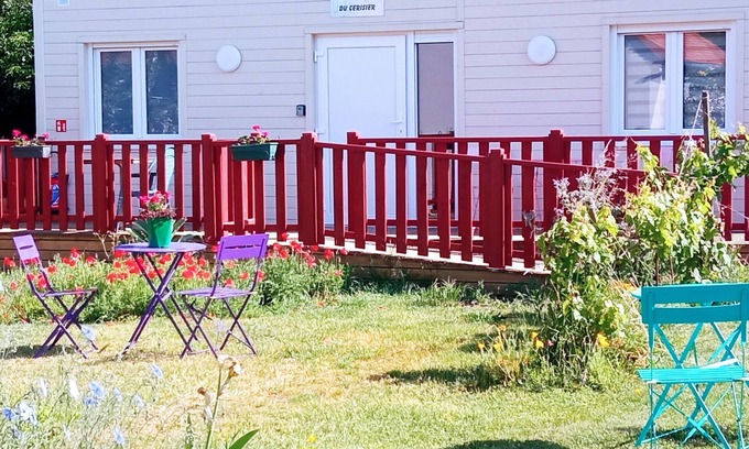 Noyers Bed & Breakfast | Cosy Room with Private Garden & Parking, Wi-Fi, TV, Near Orleans Forest
