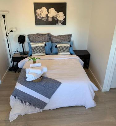 Taylor Apartment | Cosy Secure comfortable for two in Canberra