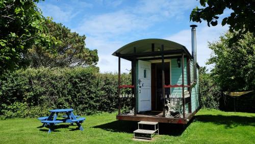 Grade House | Cosy Shepherds Hut nr Kynance cove