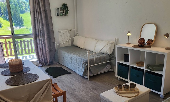 Saint-Etienne-en-Devoluy Apartment | COSY stay at the MONTAGNE-STUDIO for 4 people- at the foot of the resort.