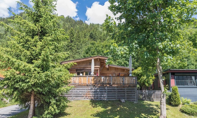 Distelberg Ski Chalet | Cosy Vacation Home "Chalet Zur Auszeit" in the Zillertal Area with Mountain View