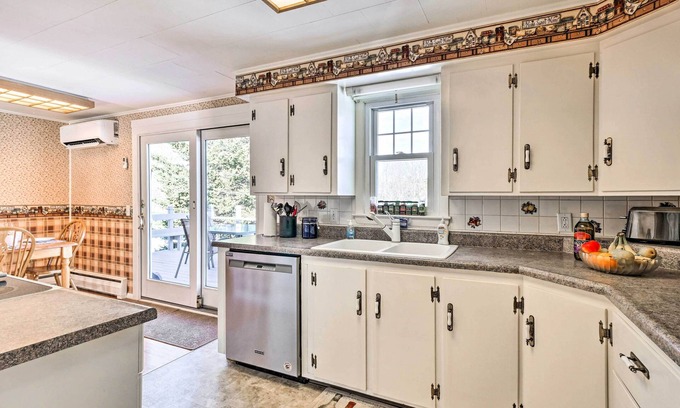 Hampden House | Cottage 3 Miles to Dwntwn & Bangor Waterfront