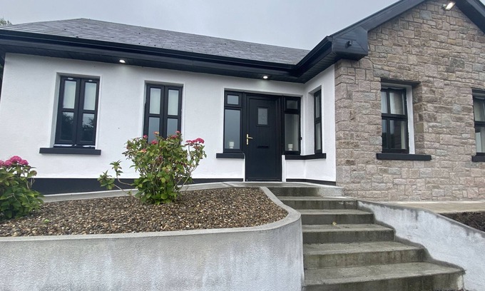 Rosscahill Cottage | Cottage 442 - Oughterard - sleeps 8 guests in 4 bedrooms