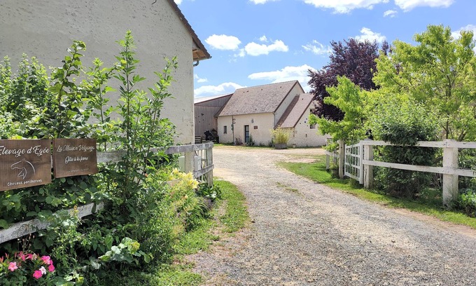 Saint-Fulgent-des-Ormes House | Cottage on the farm in the Perche