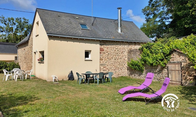 Alexain Cottage | Cottage in Alexain near the lock, pets allowed, parking, max 6 ppl
