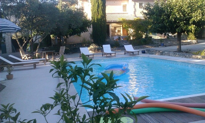 L'Isle-sur-la-Sorgue Cottage | Cottage in L'Isle sur la Sorgue, St Antoine area, air conditioning and pool, linen provided