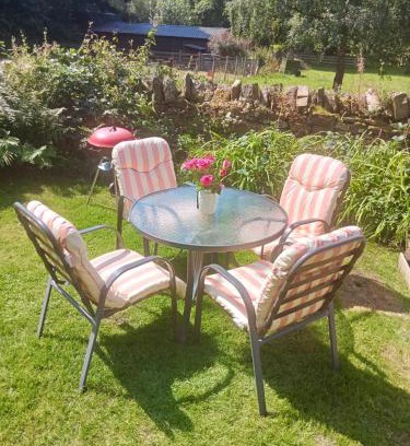 Saddleworth House | Cottage in Saddleworth with private garden and great views
