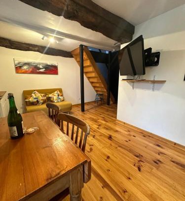 La Trinite-Porhoet Apartment | Cottage including secret garden