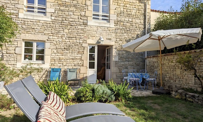Theil-Rabier House | Cottage 'Le Clos Pierreslogis' with Private Terrace, Private Garden and Wi-Fi