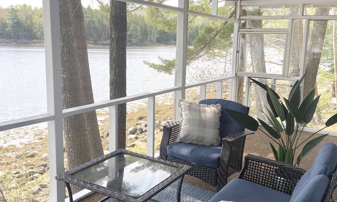 Valley Road Cabin | Cottage located on the banks of the historic St.Croix River