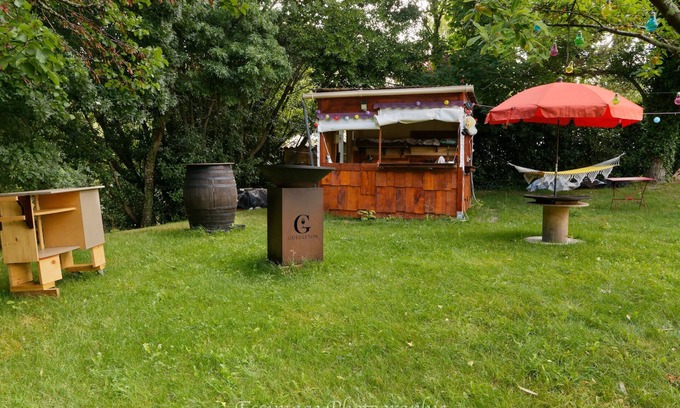 Chenac-Saint-Seurin-d'Uzet Cottage | Cottage on large plot