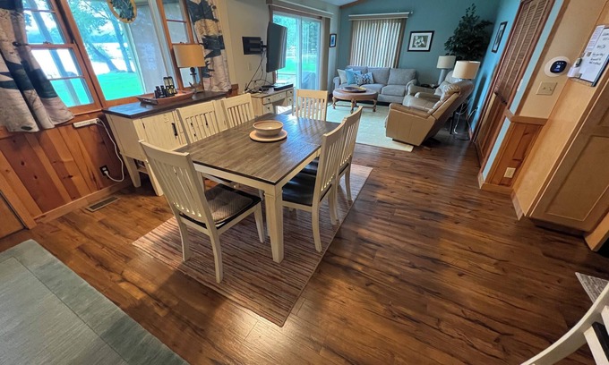 Bellaire House | Cottage on Lake Bellaire July and Aug Openings