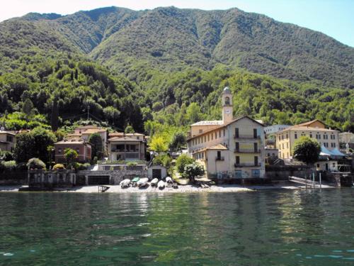 Lezzeno Apartment | Cottage on the Lake by Holiday Solutions