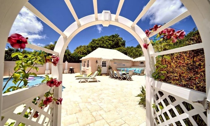 Paget Apartment | Cottage Priv. Pool & Tennis Beach 5 min Central
