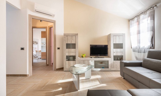 Capoterra House | Cottage "Villa Gloma" in pretty mountain village at foot of the mountain with air conditioning