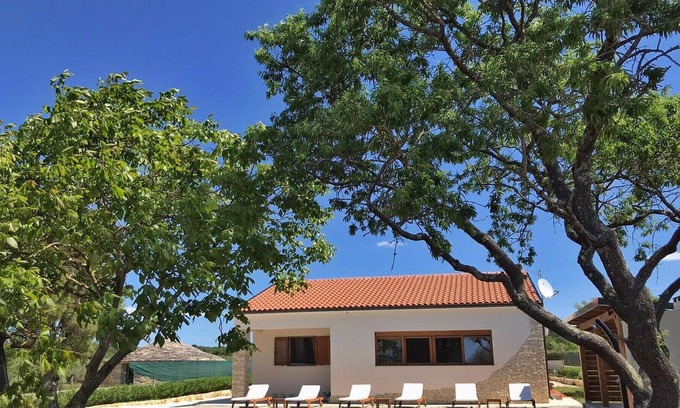 Rovinj Cottage | Cottage with pool near Rovinj - 1 km to the sea