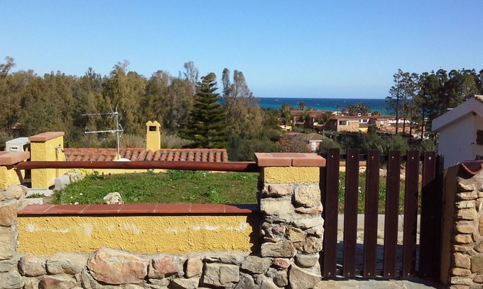 Cala Sinzias House | Cottage with sea view, 300 m from the beach, 4PL