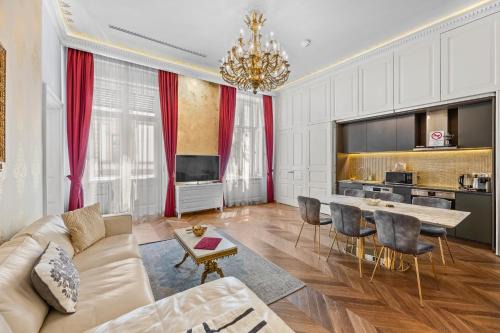 Belvaros - Lipotvaros Apartment | Count Zrinyi Basilica Luxurious Residence