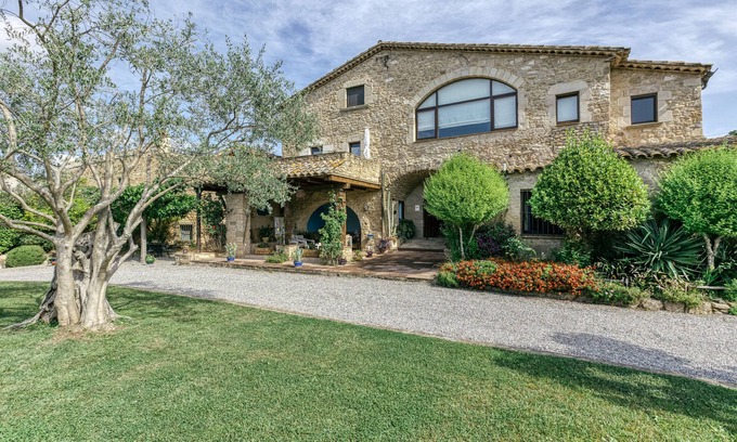 Llampaies House | Country House 'Cal Secretari' with Shared Pool, Private Terrace and Wi-Fi