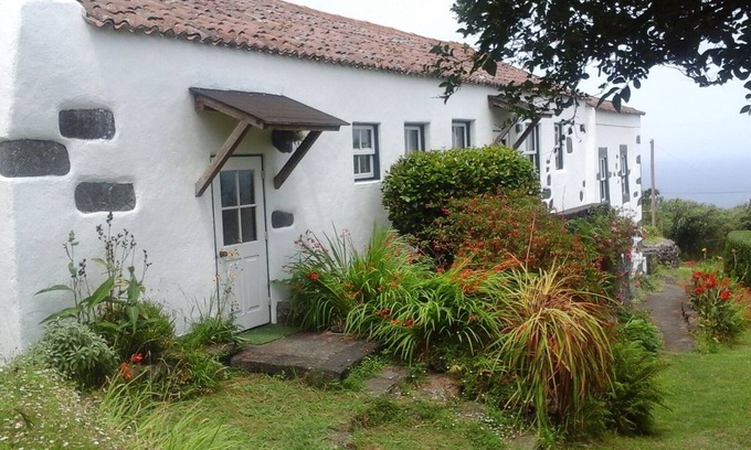 Horta House | Country Cottage - Cedros, typical Azorien Big House with garden and seaview