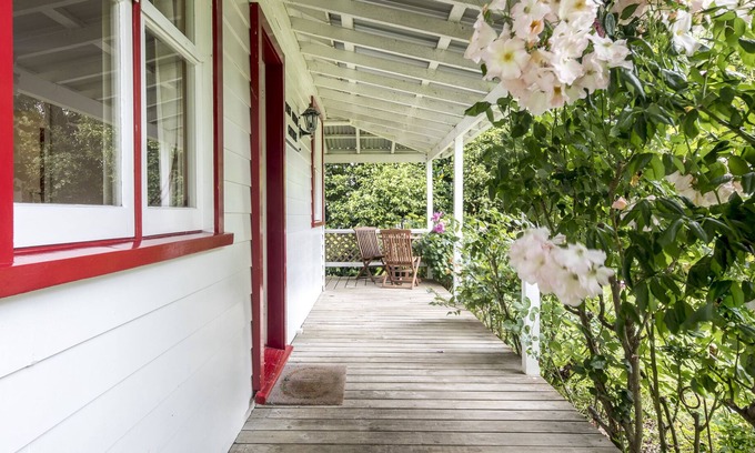 Egmont Village Cottage | Country cottage escape, historic features, near Mt Taranaki & New Plymouth