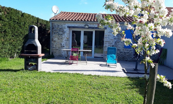 Saint-Georges-d'Oleron House | Country stone house 10 minutes by bike from the great beaches of Oléron
