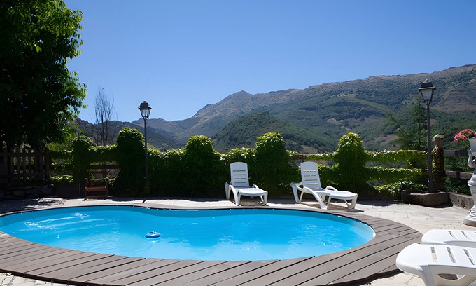 Fuentes de Penacorada House | Country Home 'La Majada de Peñacorada' with Mountain View, Private Pool and Wi-Fi
