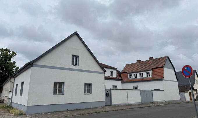 Kirchmoser House | Country house by the lake with fenced plot in Brandenburg an der Havel
