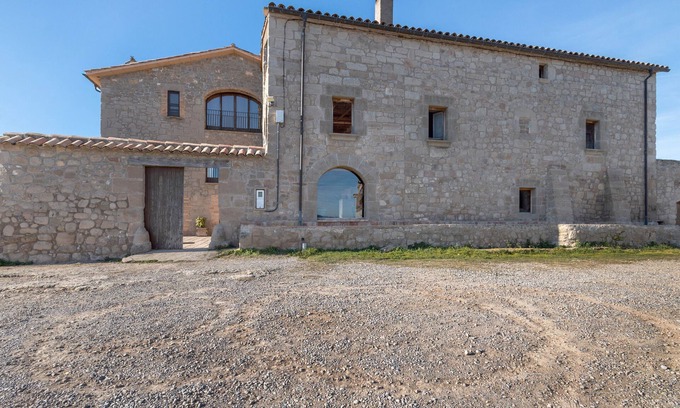Casserres House | Country House 'Cal Cirera' with Mountain View, Wi-Fi and Air Conditioning