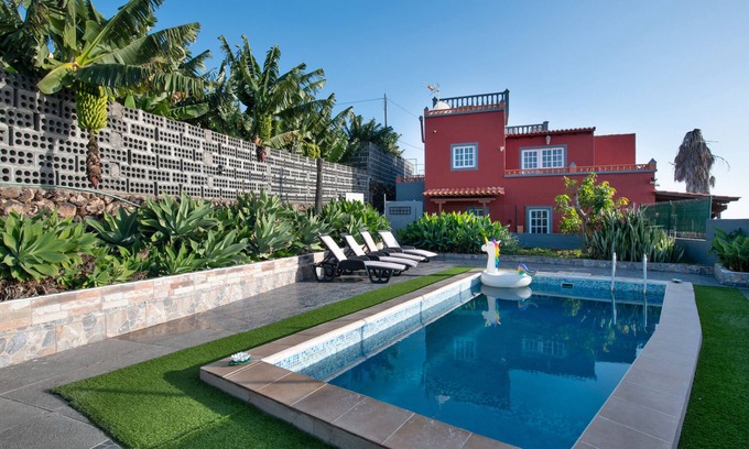 Tijarafe House | Country House 'Los Lilos' with Private Pool, Private Garden and Wi-Fi