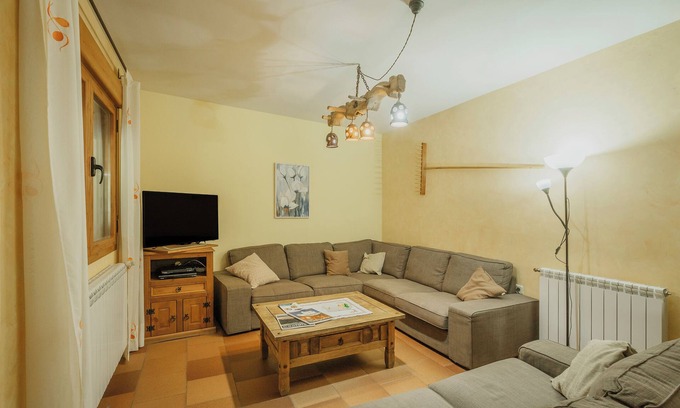 Caballar House | Country House 'Los Molinillos' with Mountain View, Private Terrace and Wi-Fi