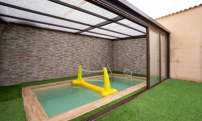 Amusco House | Country House 'Nueve Villas' with Private Garden and Wi-Fi