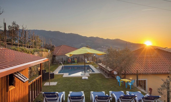Resende Villa | Country House 'Quinta Do Sonho' with Mountain View, Wi-Fi and Air Conditioning