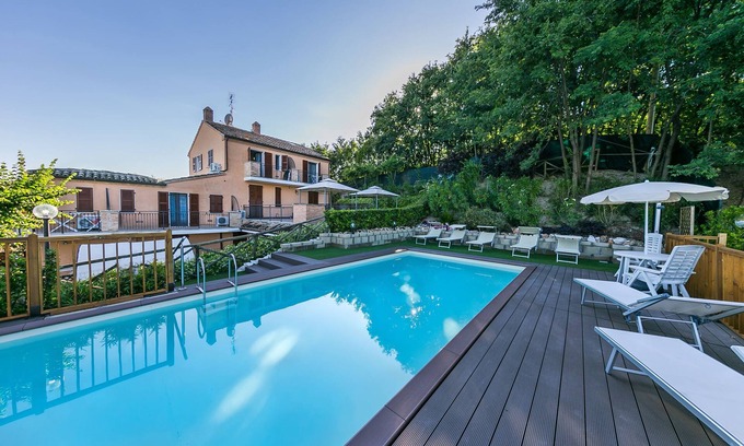 Capodarco Cottage | Country House The house of Carla-Pool and WI FI Free-TWO-ROOM APARTMENT 3 km from the SEA