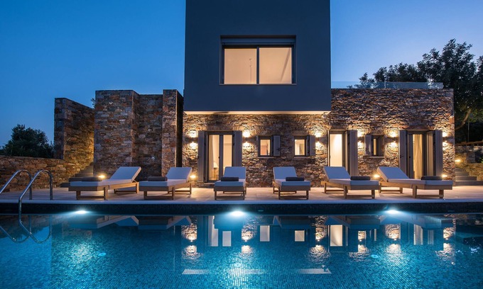 Agios Nikolaos Villa | Country House 'Villa Hermione' with Private Pool, Wi-Fi and Air Conditioning