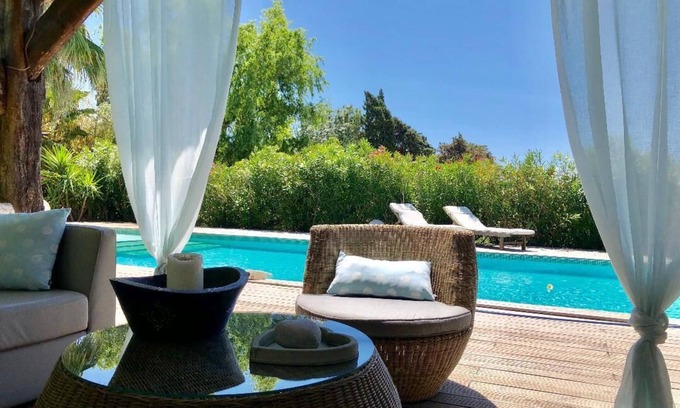 Ouveillan House | Country house with pool for 8 people in a natural setting