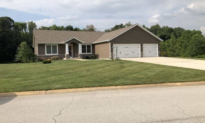 Saint Marys  Saint Joseph County House | Country Living 25 minutes from Notre Dame
