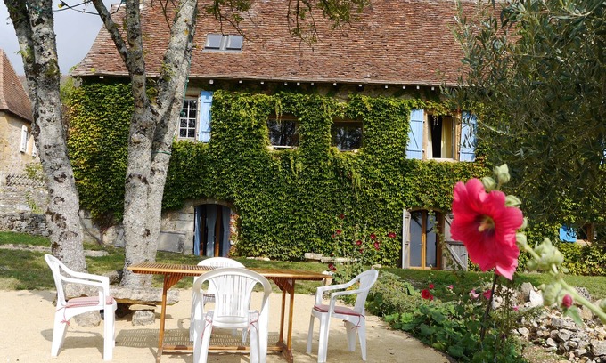 Azerat House | Countryhouse 16th Century, surprising space, fantastic unspoilt views