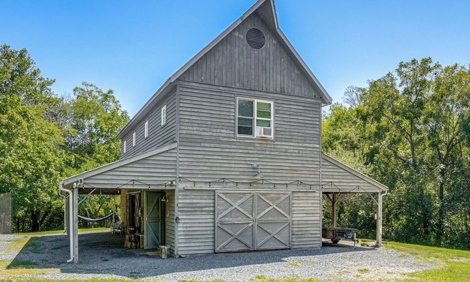Louisa Cabin | Countryside Barndominium in Virginia w/Patio