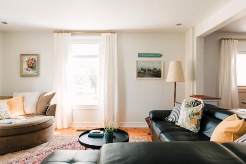 Bloomfield House | County Escape on Corey