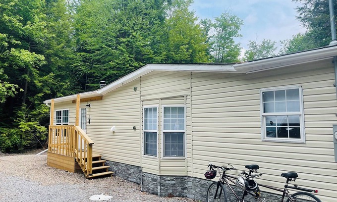 Kawartha Lakes Cottage | Couple’s Romantic & Adventure Retreat on the Water in the Forest