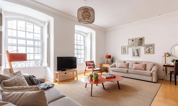 Sacramento Apartment | Courtesy Chiado SPACIOUS & LUXURIOUS
