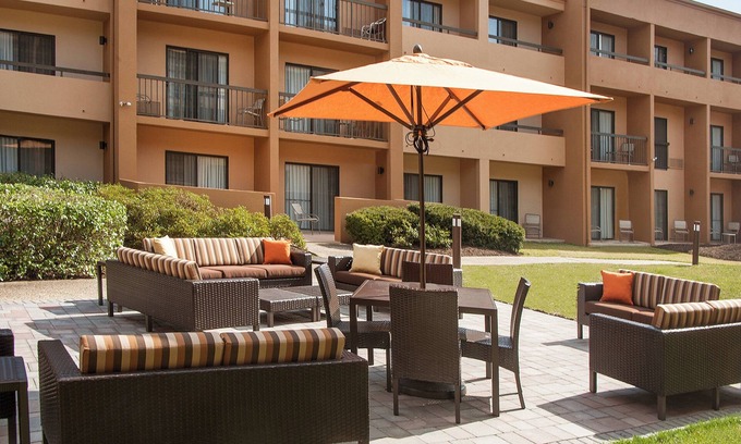 Hunt Valley Hotel | Courtyard by Marriott Baltimore Hunt Valley