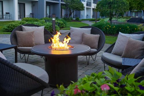 Troy Hotel | Courtyard by Marriott Detroit Troy