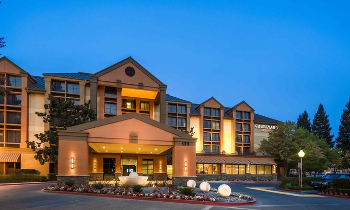 Santa Rosa Hotel | Courtyard by Marriott Santa Rosa