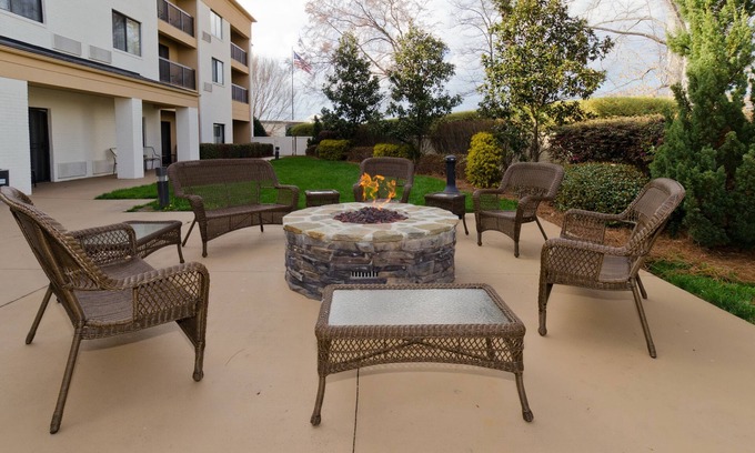 Huntersville Hotel | Courtyard by Marriott Charlotte Lake Norman