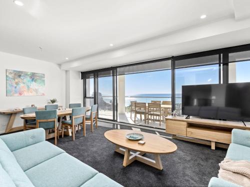 Forster Apartment | Cove 802 with Ocean Views