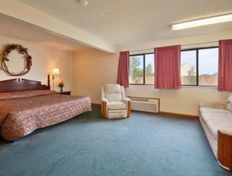 Winterset Hotel | Covered Bridge Inn