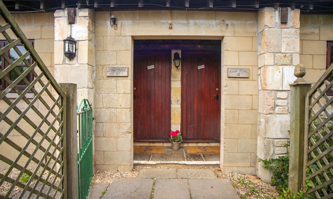 Bradford-on-Avon Cottage | Cow Byre 1 and 2 | Interconnecting Cottages |