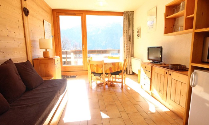 Plan Peisey Apartment | Cozy studio for 4 near shops and slopes, pets allowed